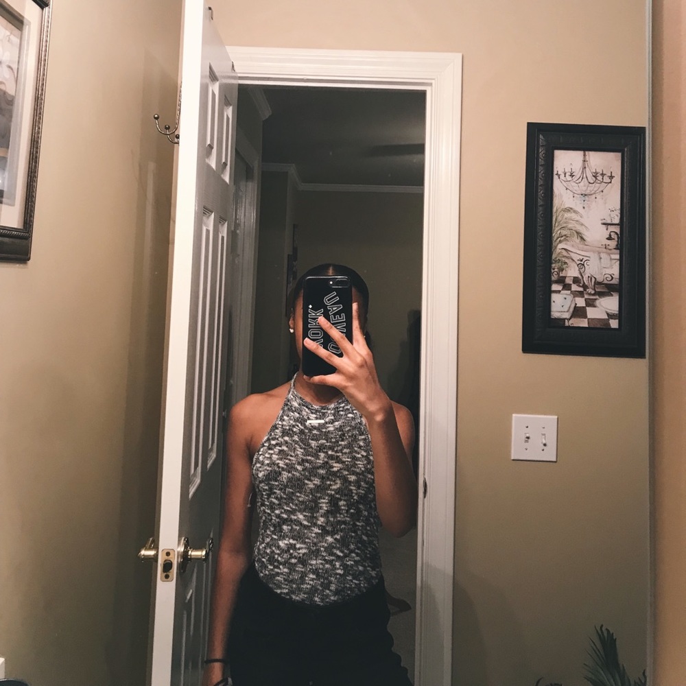 halter top - Picture 3 of 3